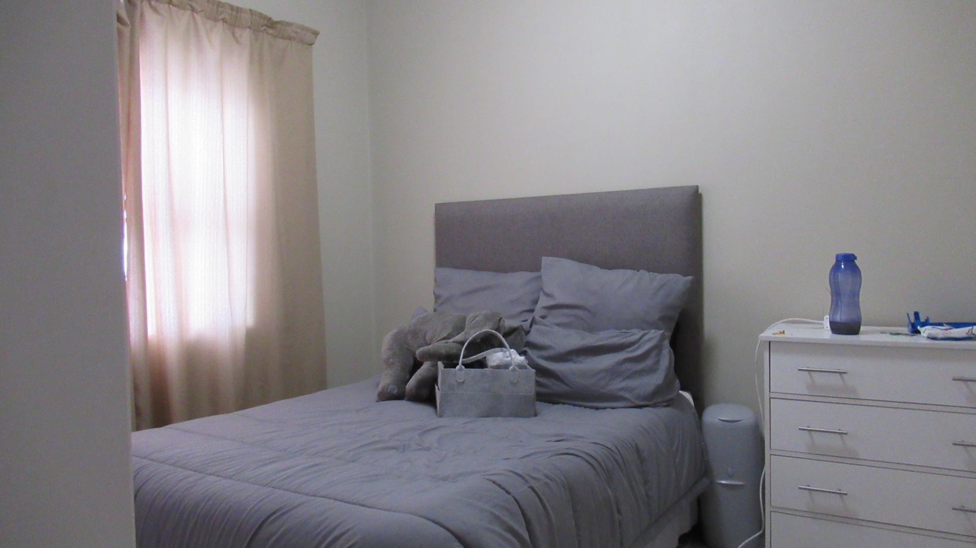 Bed Room 1 - 12 square meters of property in Brentwood