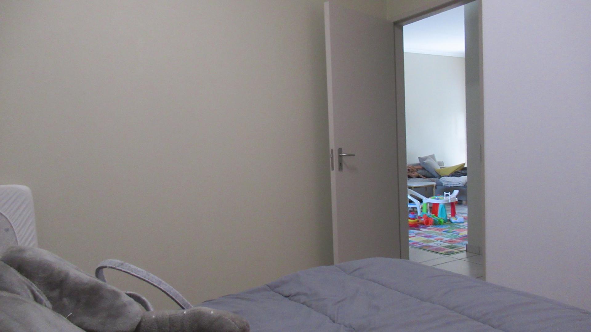 Bed Room 1 - 12 square meters of property in Brentwood