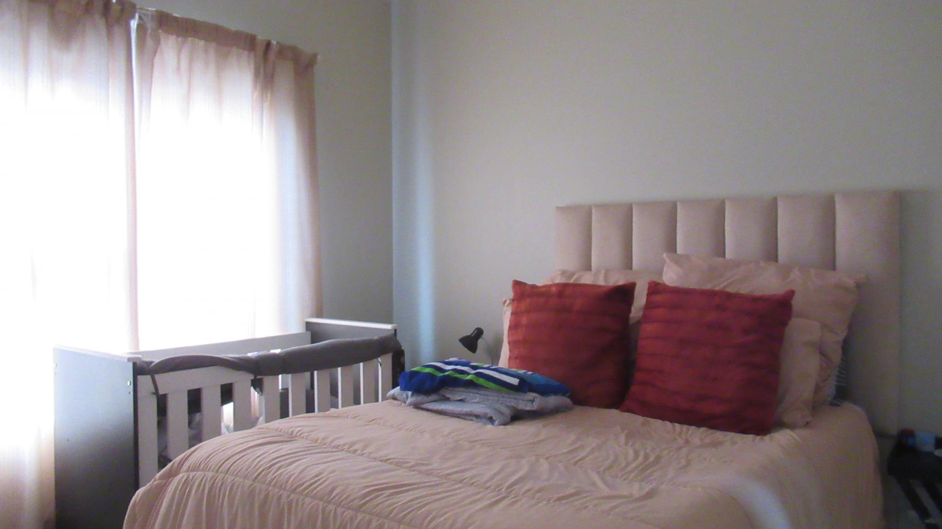 Main Bedroom - 15 square meters of property in Brentwood