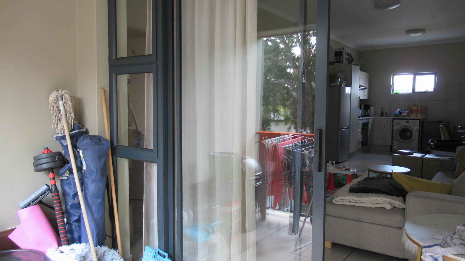 Balcony - 6 square meters of property in Brentwood