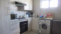 Kitchen - 13 square meters of property in Brentwood