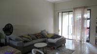 Lounges - 23 square meters of property in Brentwood