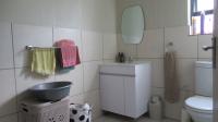 Bathroom 1 - 6 square meters of property in Brentwood