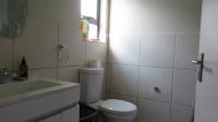 Main Bathroom - 5 square meters of property in Brentwood