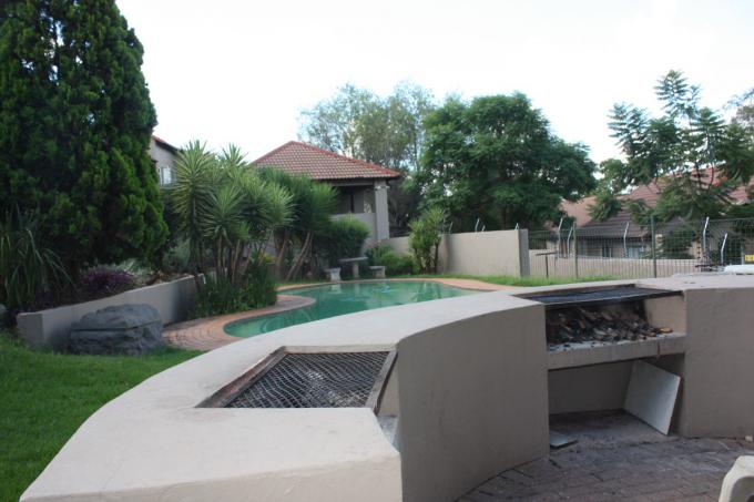 2 Bedroom Apartment for Sale For Sale in Newlands - MR713925