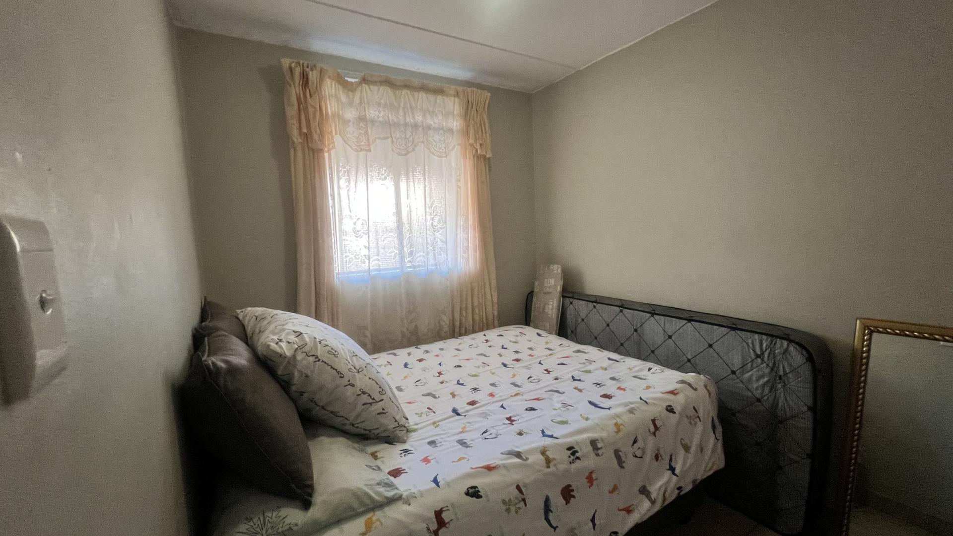 Bed Room 2 of property in Alveda