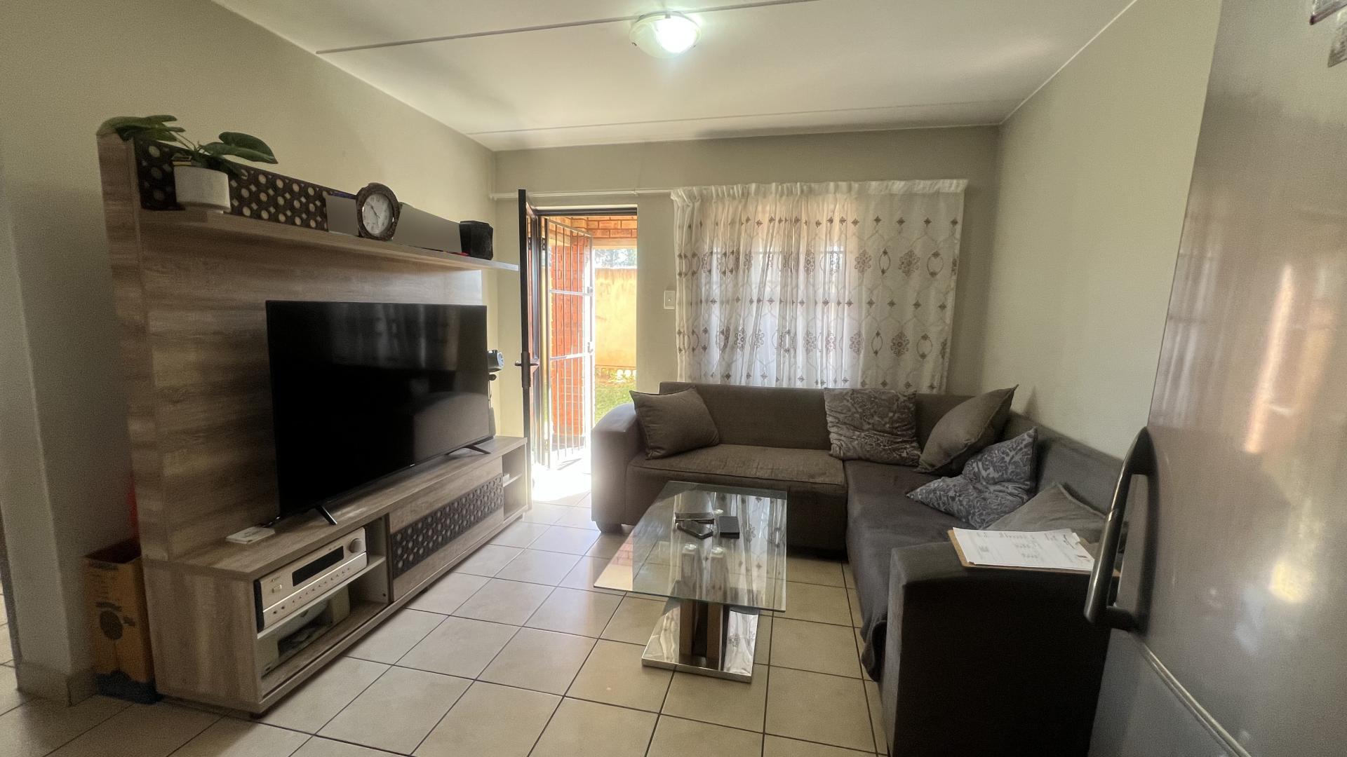 Lounges of property in Alveda