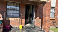 Patio of property in Alveda