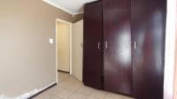 Bed Room 1 - 10 square meters of property in Karenpark