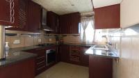 Kitchen - 9 square meters of property in Karenpark