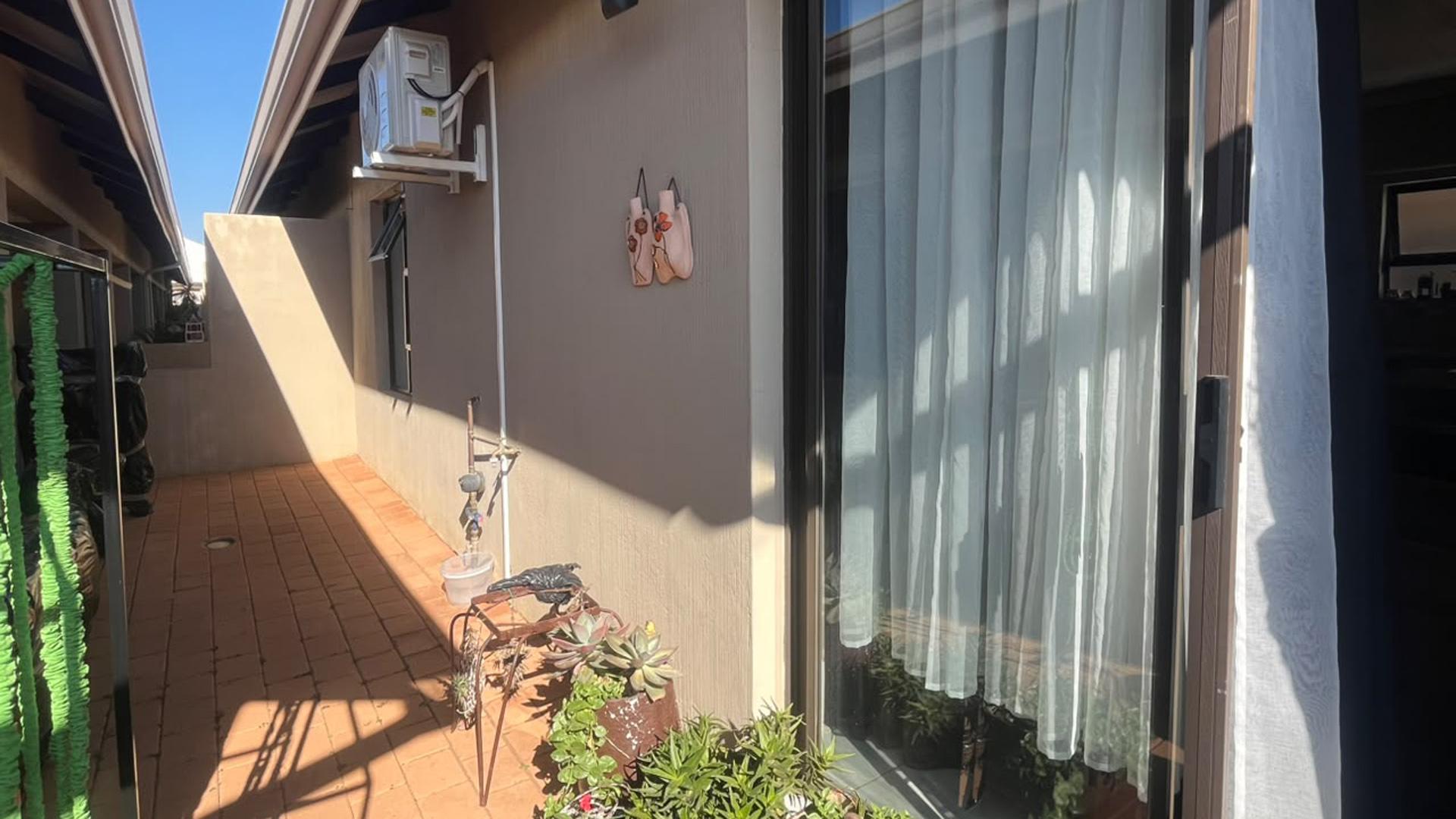 Front View of property in Wilkoppies