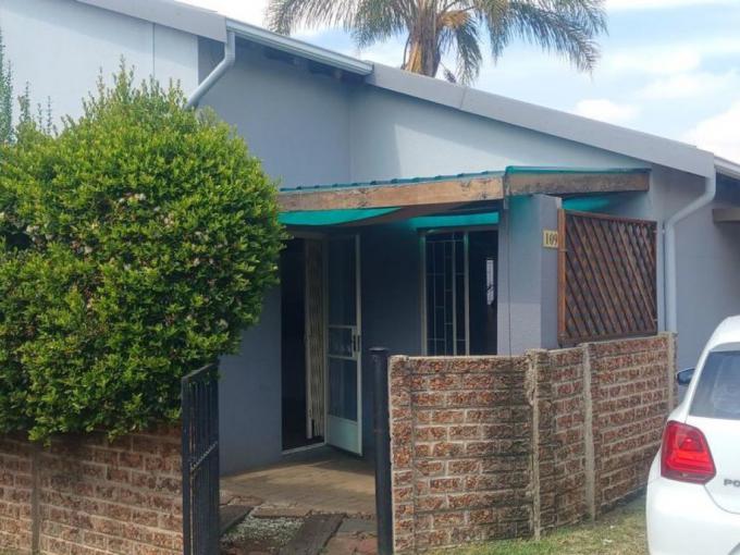 2 Bedroom Sectional Title for Sale For Sale in Eden Glen - MR713947