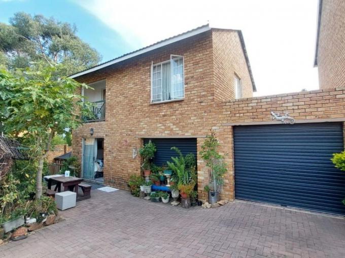 2 Bedroom Duplex for Sale For Sale in Sundowner - MR713954