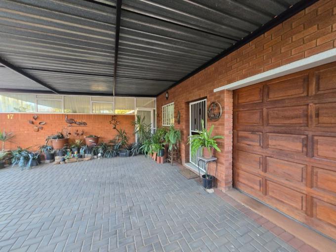 3 Bedroom Simplex for Sale For Sale in Bergsig - Heidelberg - MR713977
