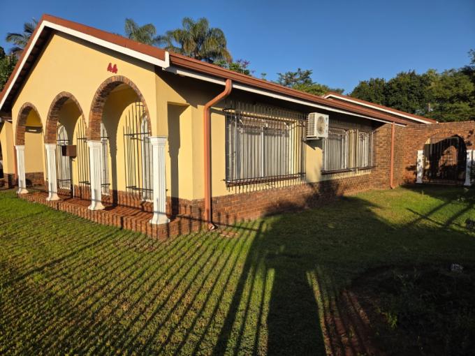 4 Bedroom House for Sale For Sale in Theresapark - MR713978