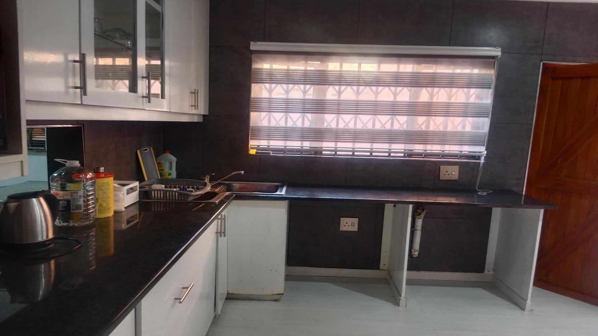 Kitchen of property in Bluff