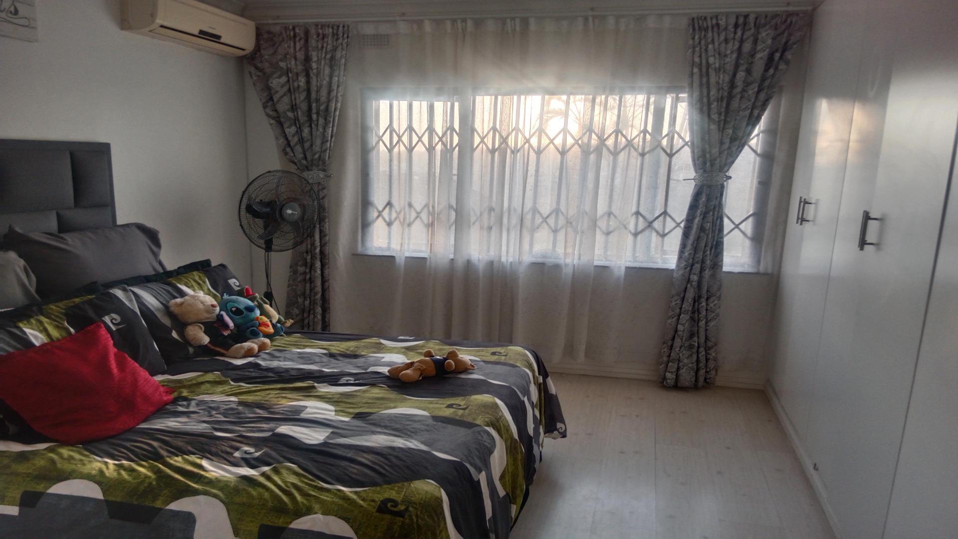 Bed Room 3 of property in Bluff