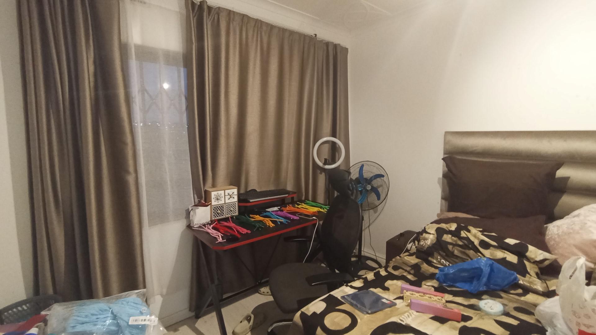 Bed Room 2 - 18 square meters of property in Bluff