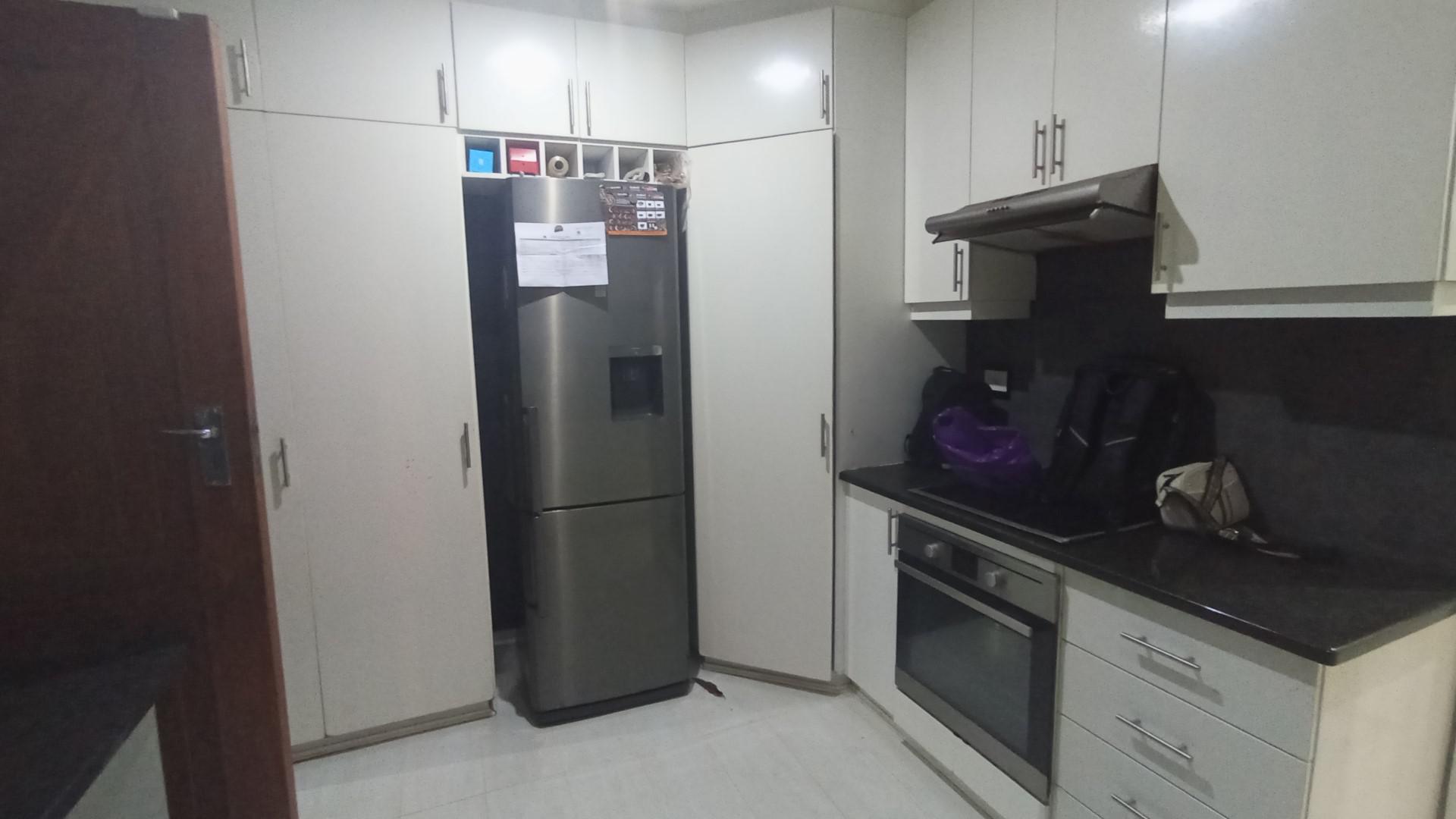 Kitchen - 23 square meters of property in Bluff