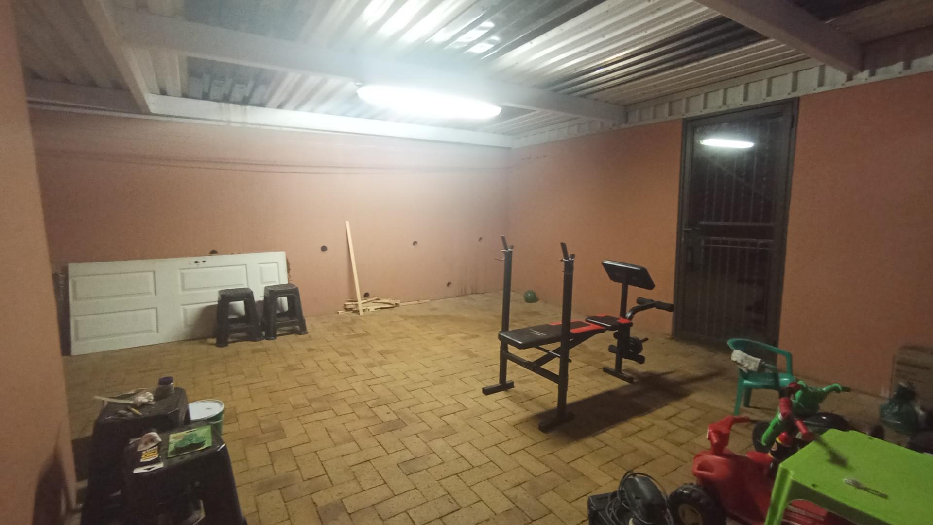 Entertainment of property in Bluff