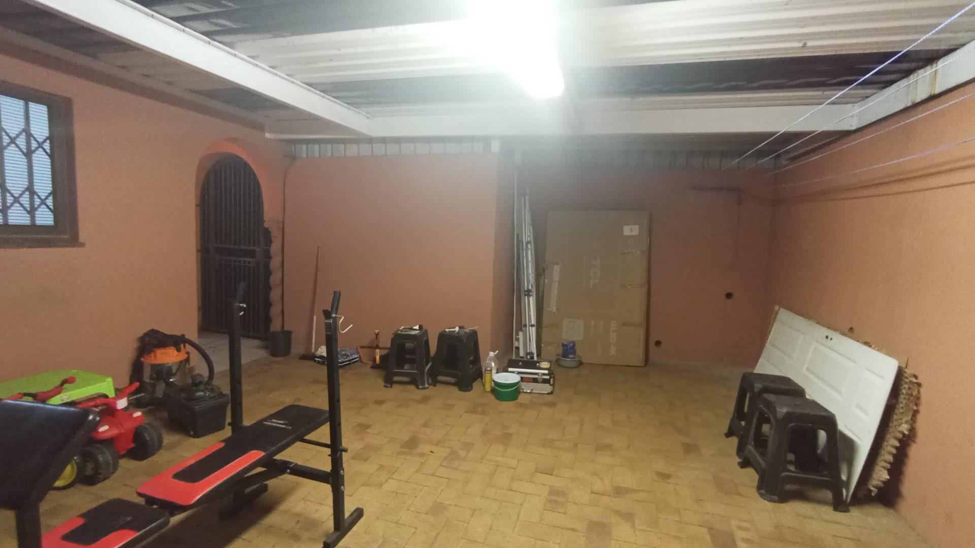 Entertainment of property in Bluff
