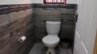 Bathroom 1 of property in Bluff