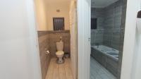 Bathroom 1 - 14 square meters of property in Bluff
