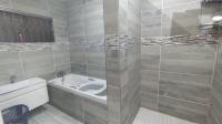 Bathroom 1 - 14 square meters of property in Bluff