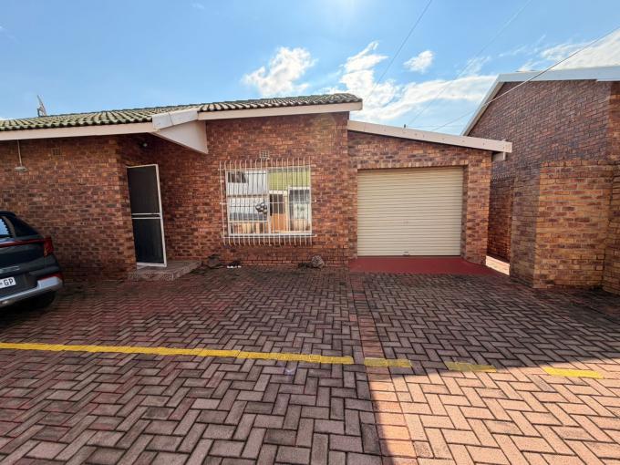 2 Bedroom Cluster to Rent in Nigel - Property to rent - MR714024