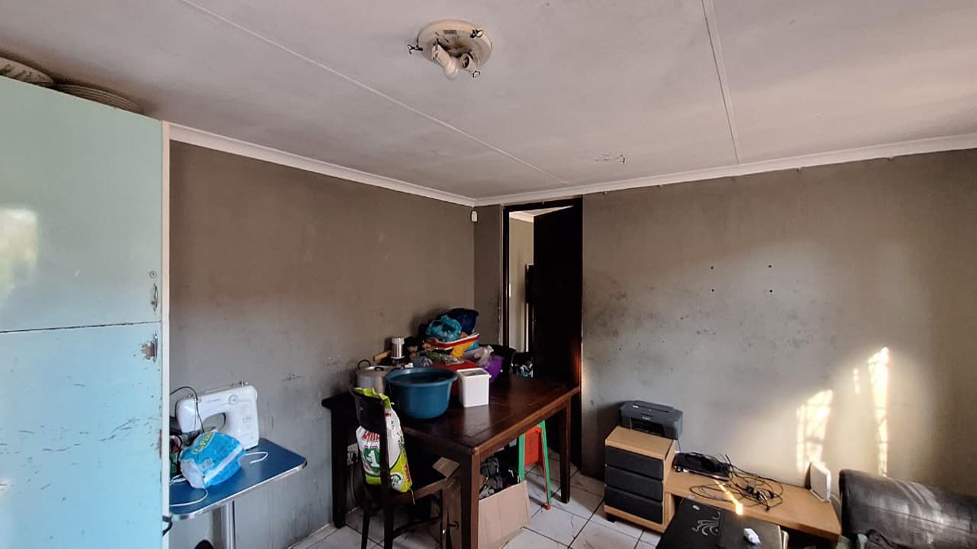 Lounges - 15 square meters of property in Kensington - JHB