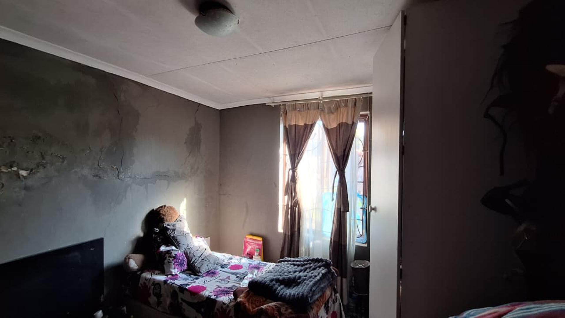 Bed Room 1 - 38 square meters of property in Kensington - JHB