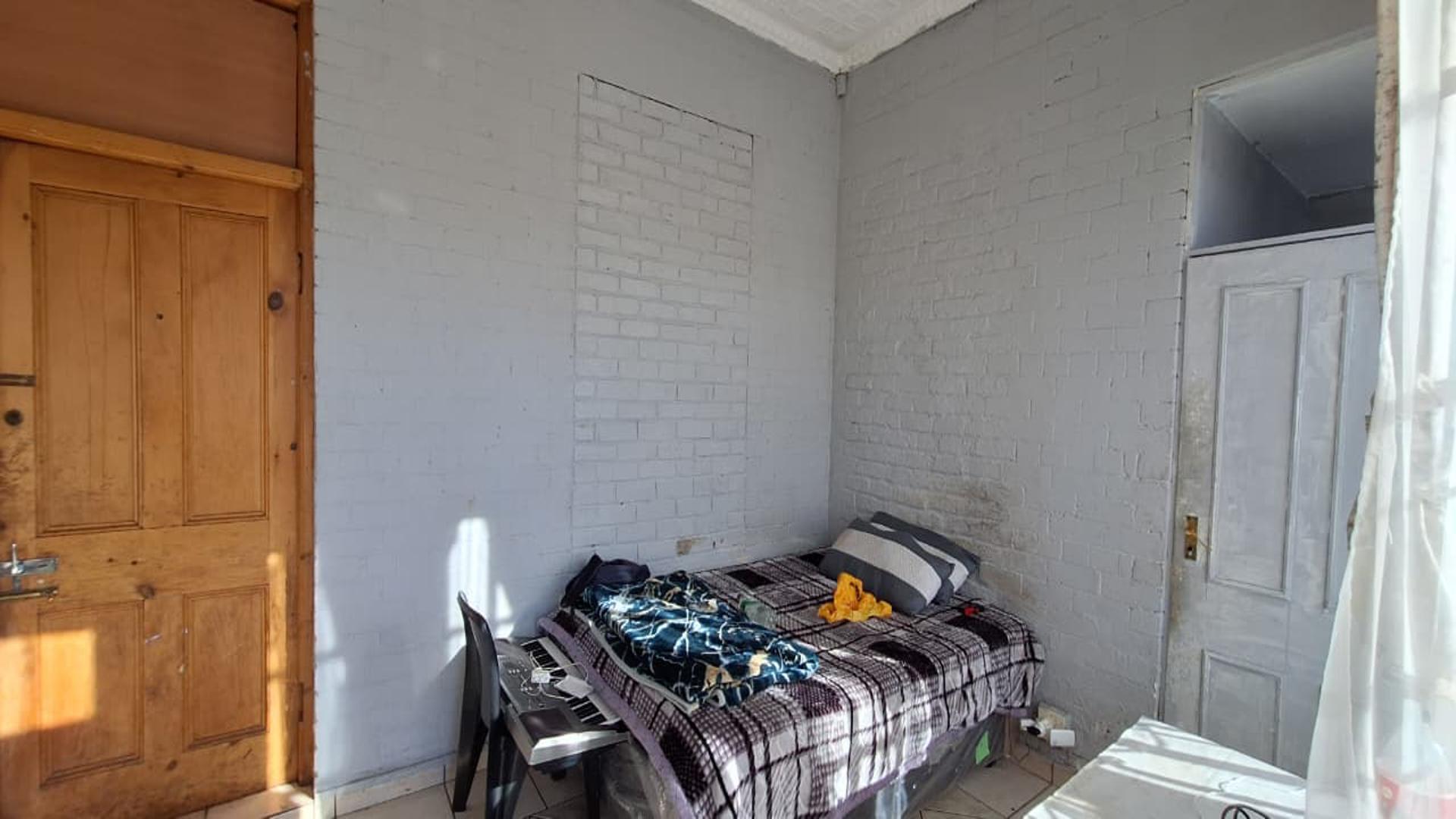 Bed Room 5+ - 41 square meters of property in Kensington - JHB