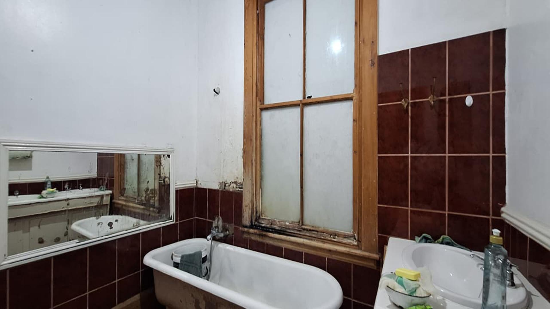 Bathroom 2 - 11 square meters of property in Kensington - JHB