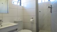 Main Bathroom - 4 square meters of property in Cosmo City