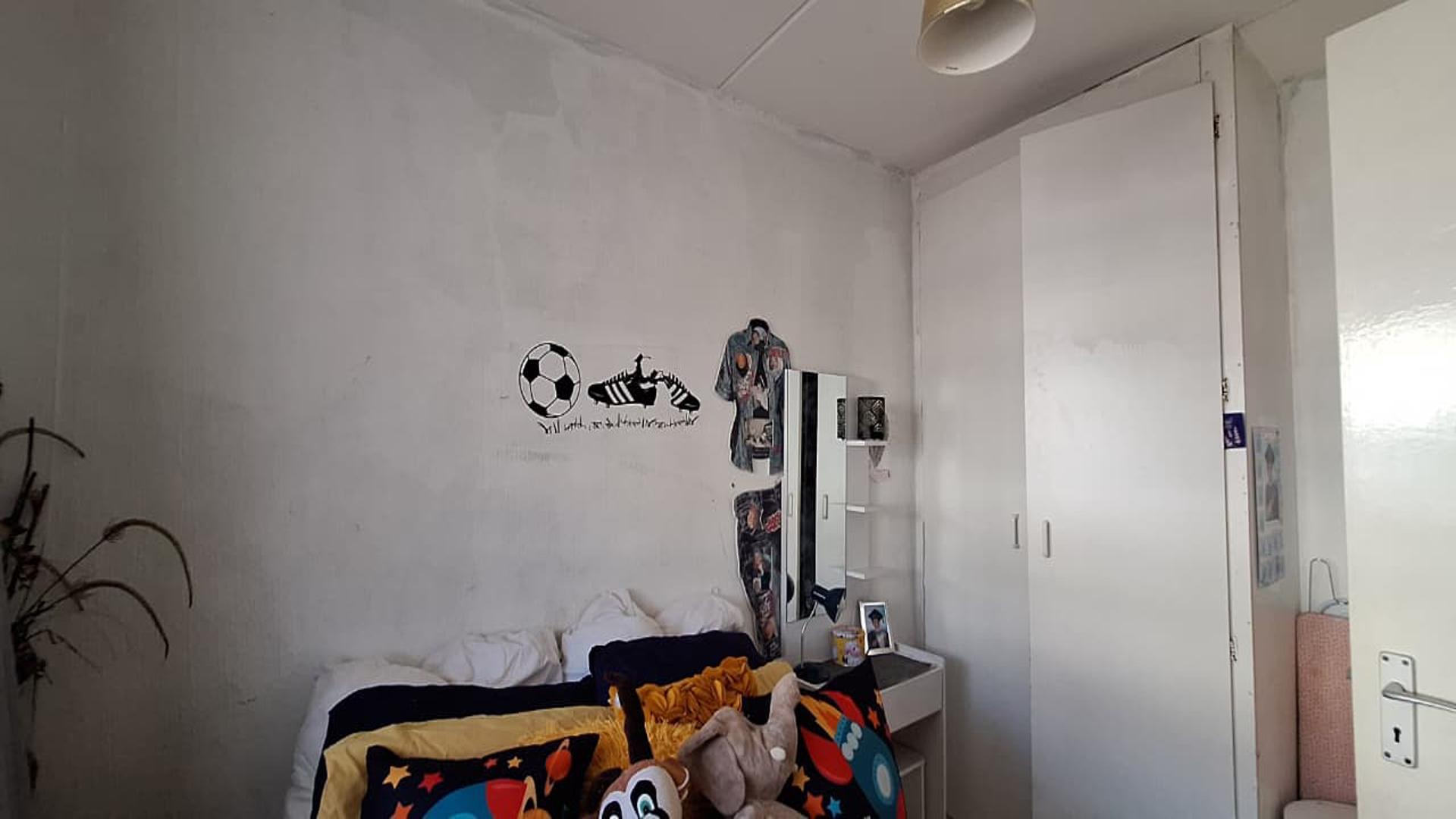 Bed Room 1 - 9 square meters of property in Whitney Gardens