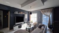 Lounges - 22 square meters of property in Whitney Gardens