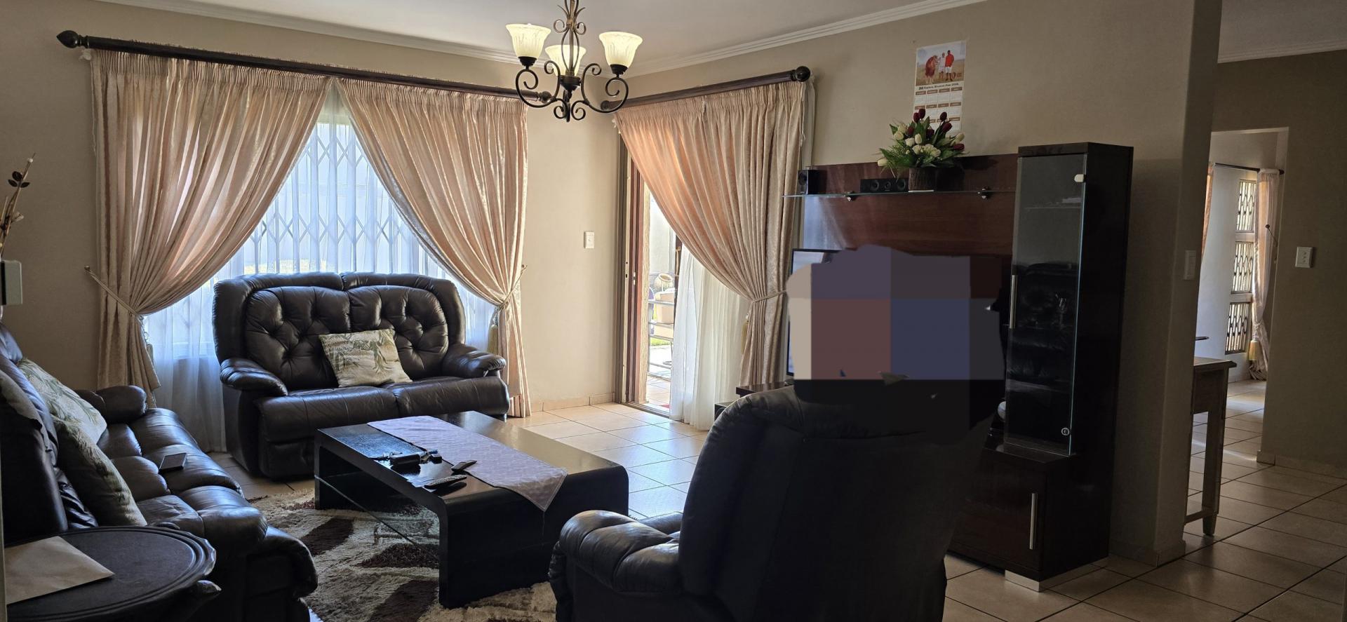  of property in Rooihuiskraal