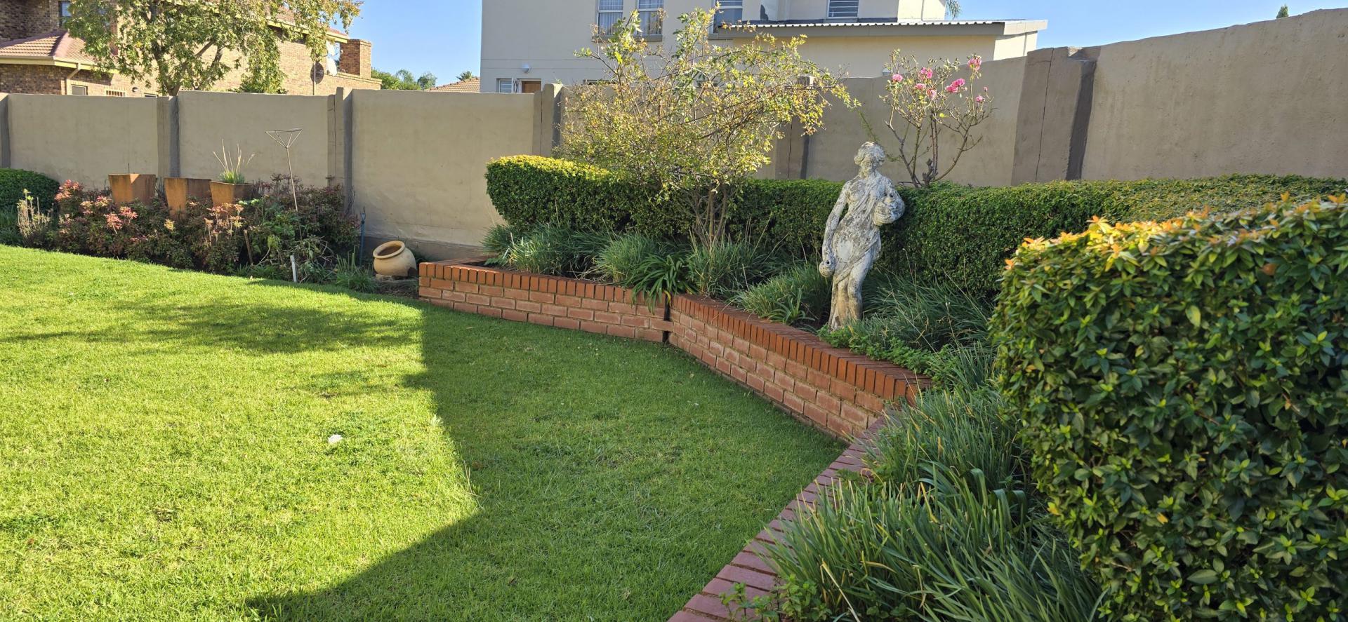  of property in Rooihuiskraal