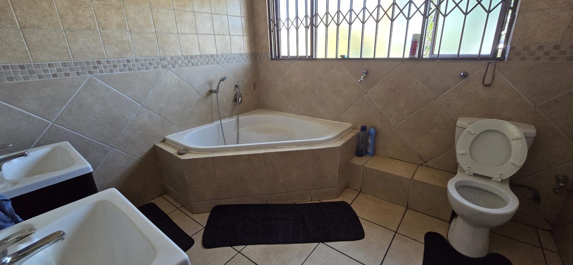  of property in Rooihuiskraal