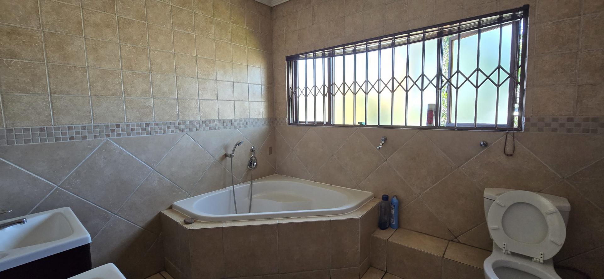  of property in Rooihuiskraal