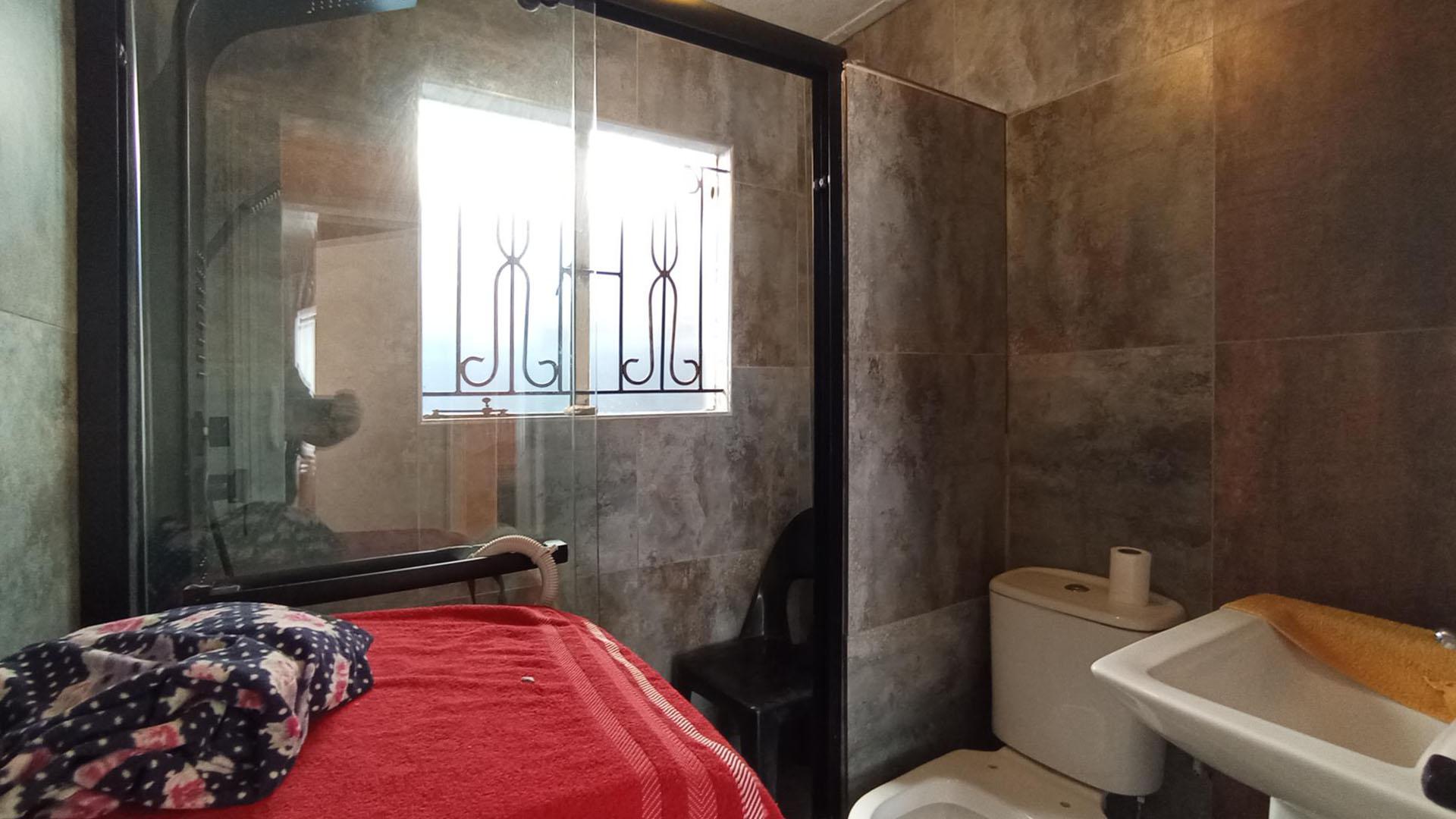 Bathroom 1 - 4 square meters of property in Soshanguve