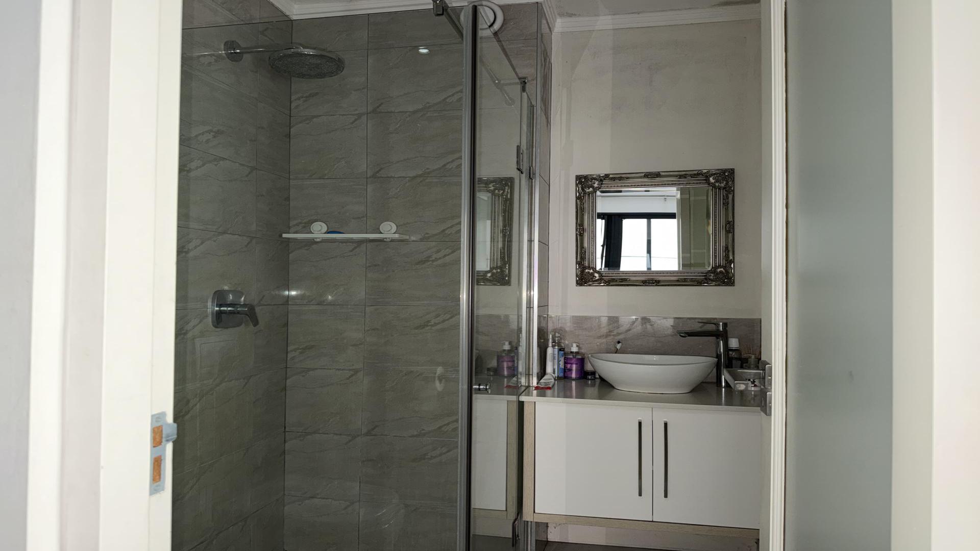 Bathroom 1 of property in Bryanston