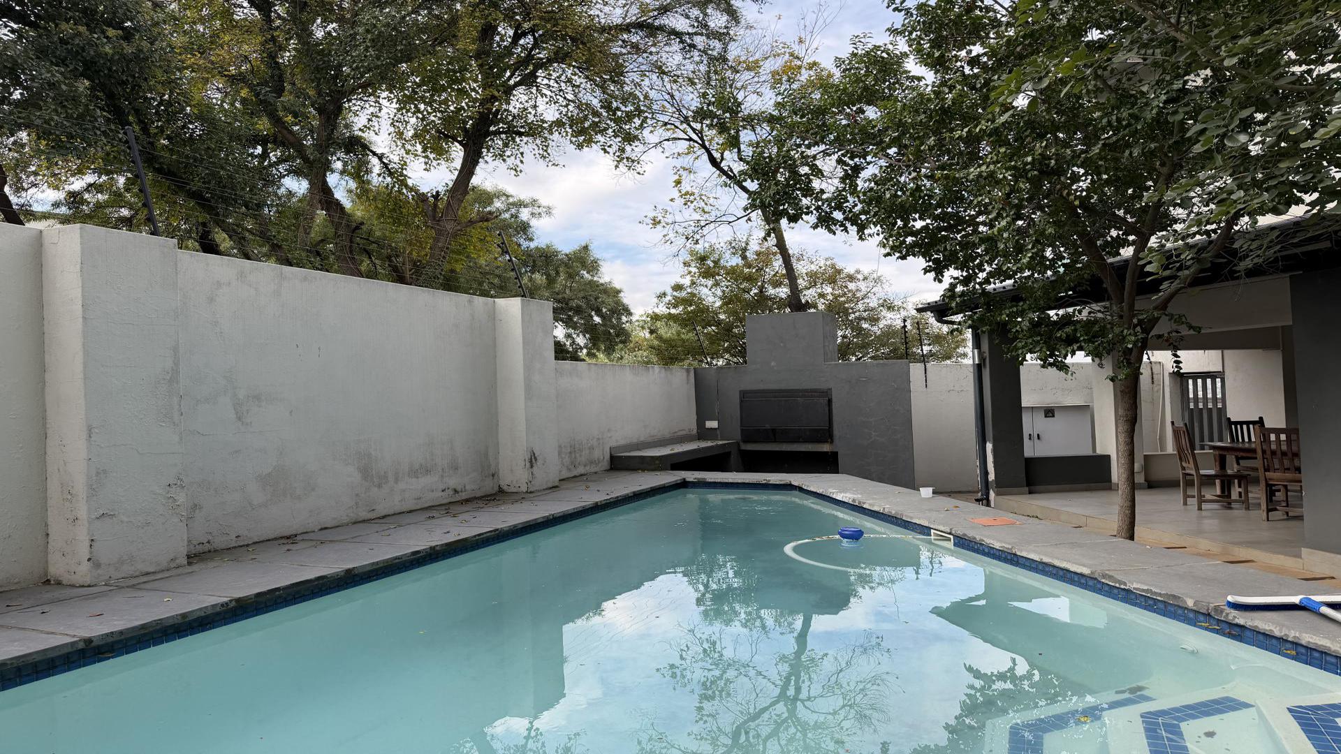 Swimming Pool of property in Bryanston
