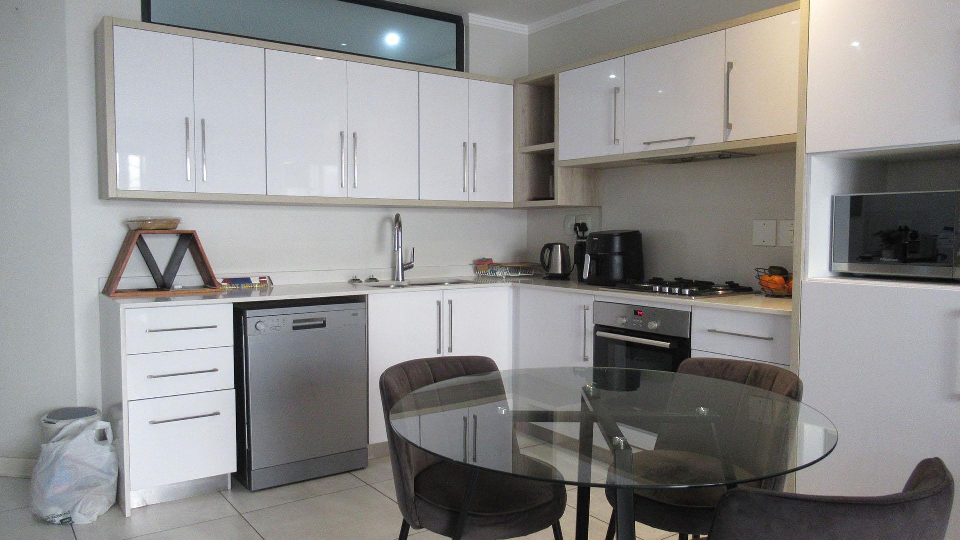 Kitchen - 17 square meters of property in Bryanston