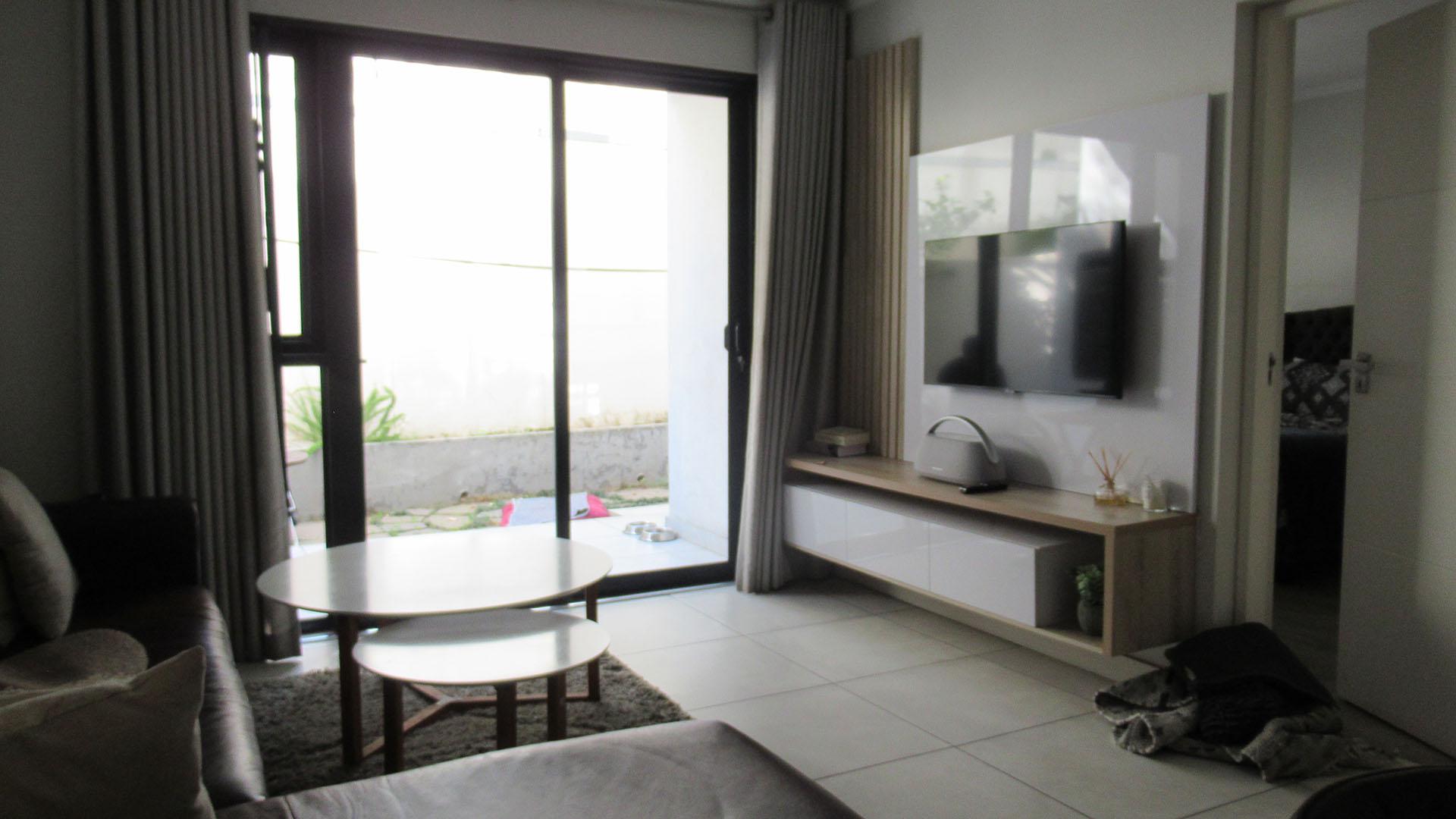 Lounges - 15 square meters of property in Bryanston