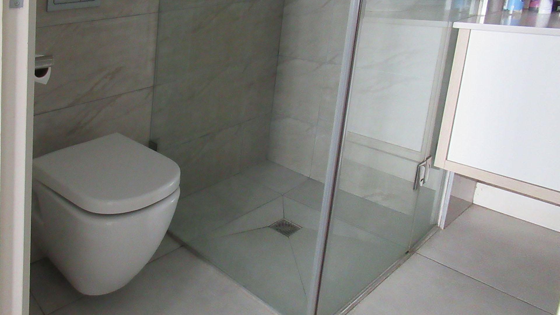 Main Bathroom - 5 square meters of property in Bryanston