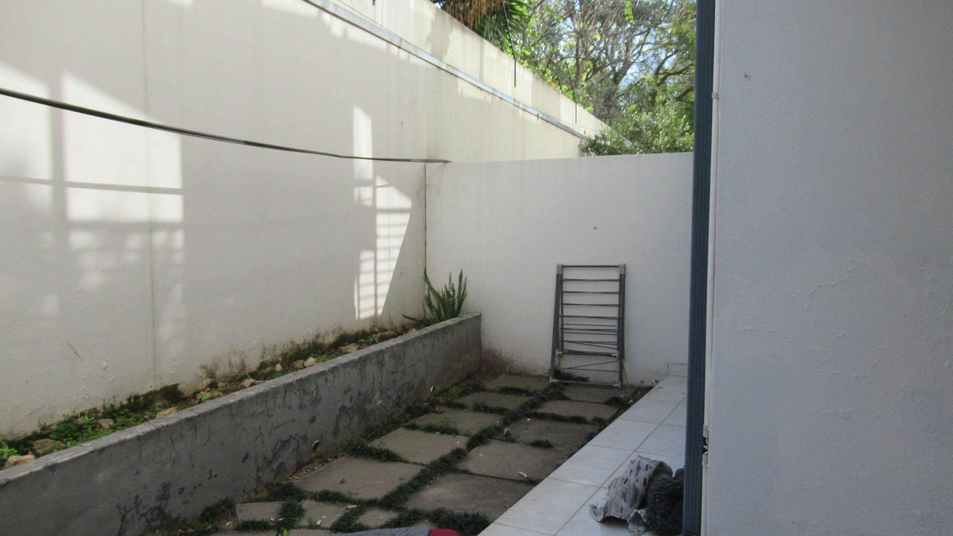 Patio - 6 square meters of property in Bryanston
