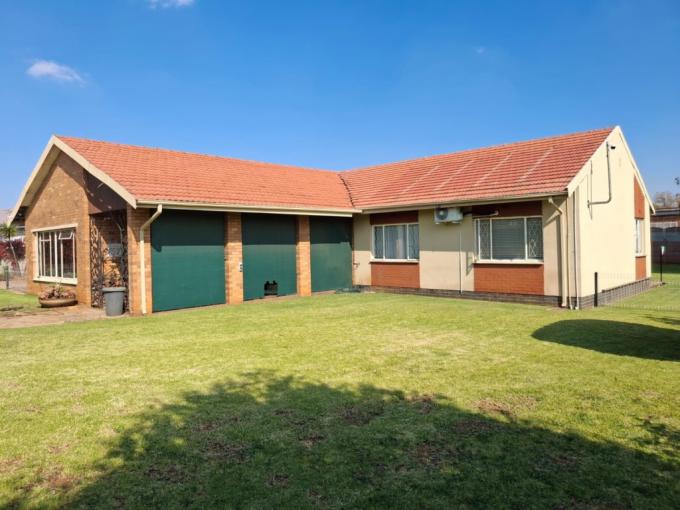 3 Bedroom House for Sale For Sale in Visagiepark - MR714162