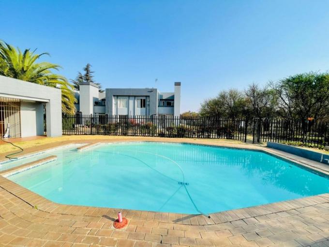 2 Bedroom Apartment for Sale For Sale in Mulbarton - MR714164