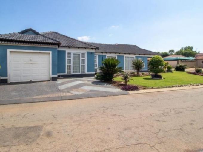 4 Bedroom House for Sale For Sale in Alveda - MR714168